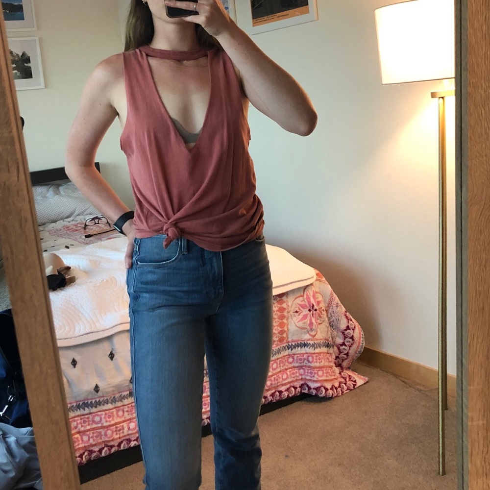 High neck tank top with V cut out